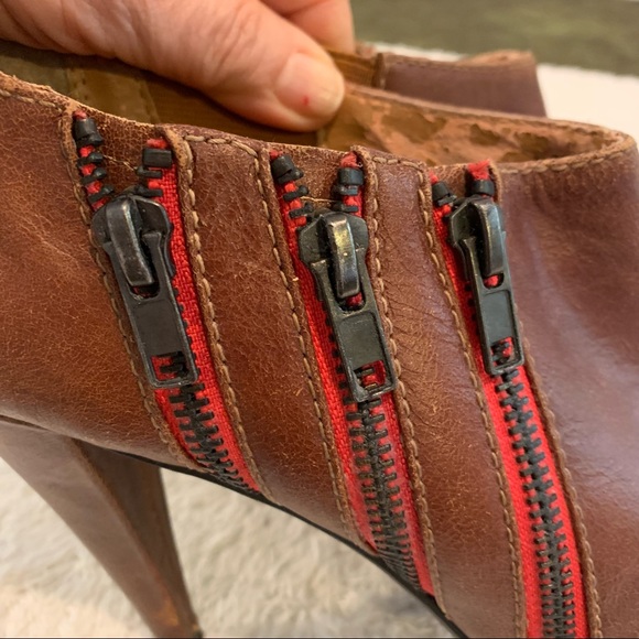 Steve Madden boot heels size 7, color: brown. Heel size: 4” - Picture 8 of 10